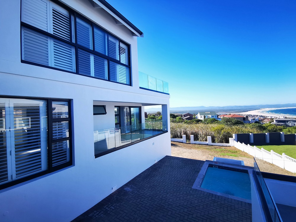 House of Glass & Aluminium